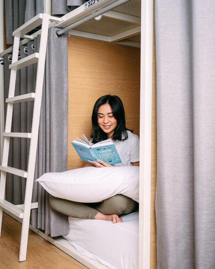 So! Boutique Hostel Malang Buitenkant foto