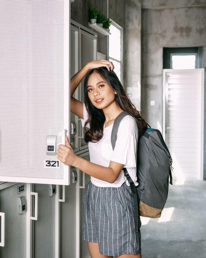 So! Boutique Hostel Malang Buitenkant foto